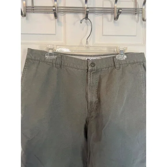Columbia Grey Flat Front Casual Cotton Men's Shorts 36" Waist 9" Inseam - Picture 2 of 9